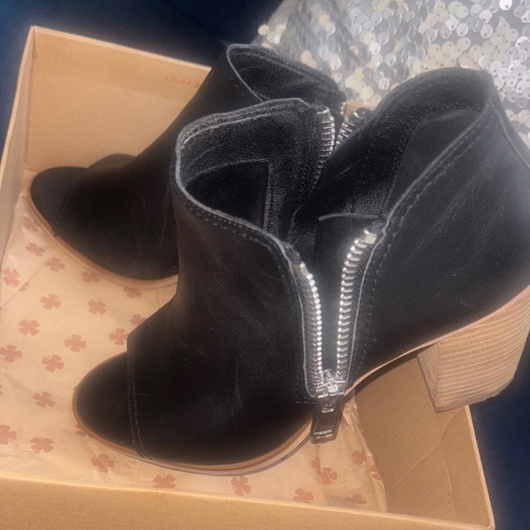 Lucky Brand Black Ankle Booties - Picture 11 of 13